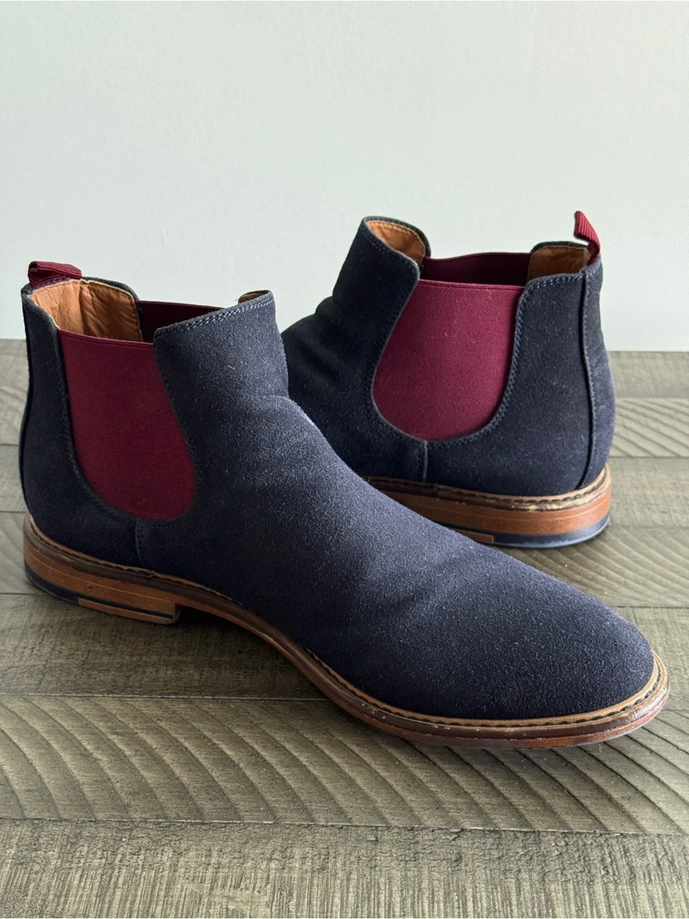 Madden Navy Chelsea Boots with Burgundy Elastic Panels Size 8